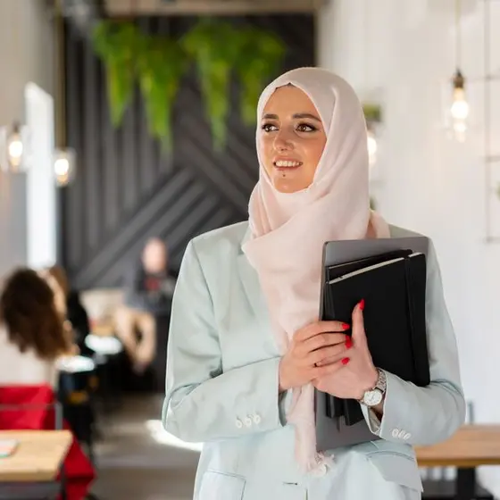 صورة فوتوغرافية تجريبية لنموذج أخصائي التسويق