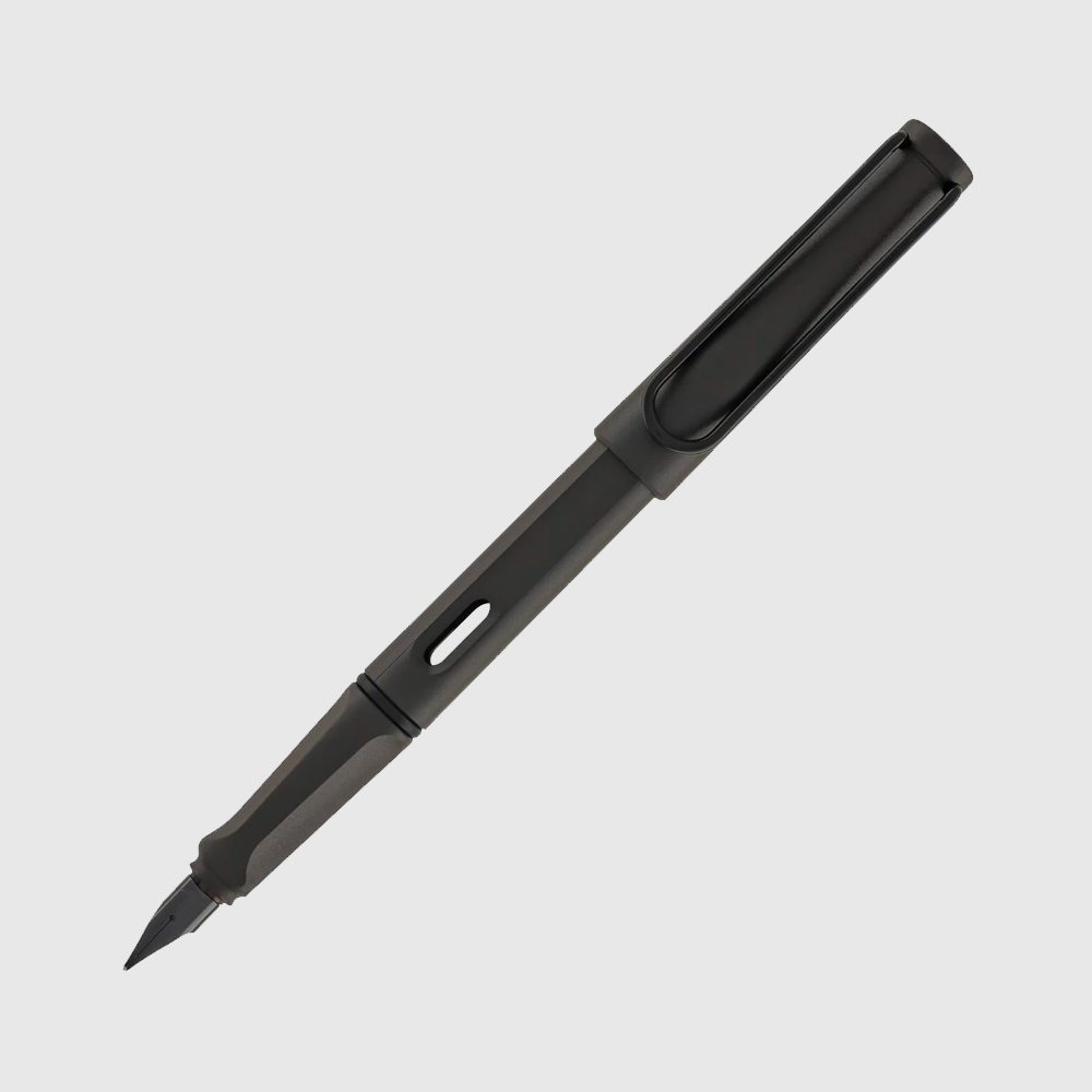 Fountain Pen in Charcoal Black (1)