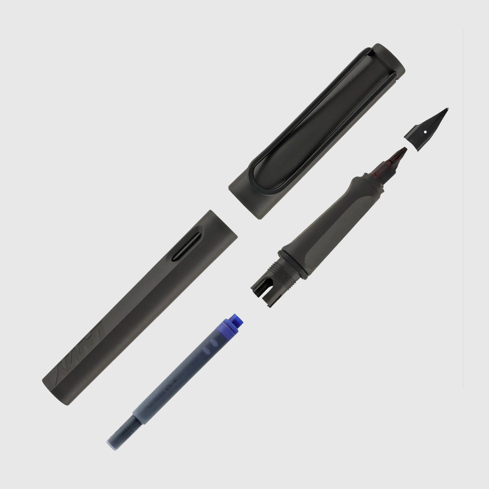 Fountain Pen in Charcoal Black (4)